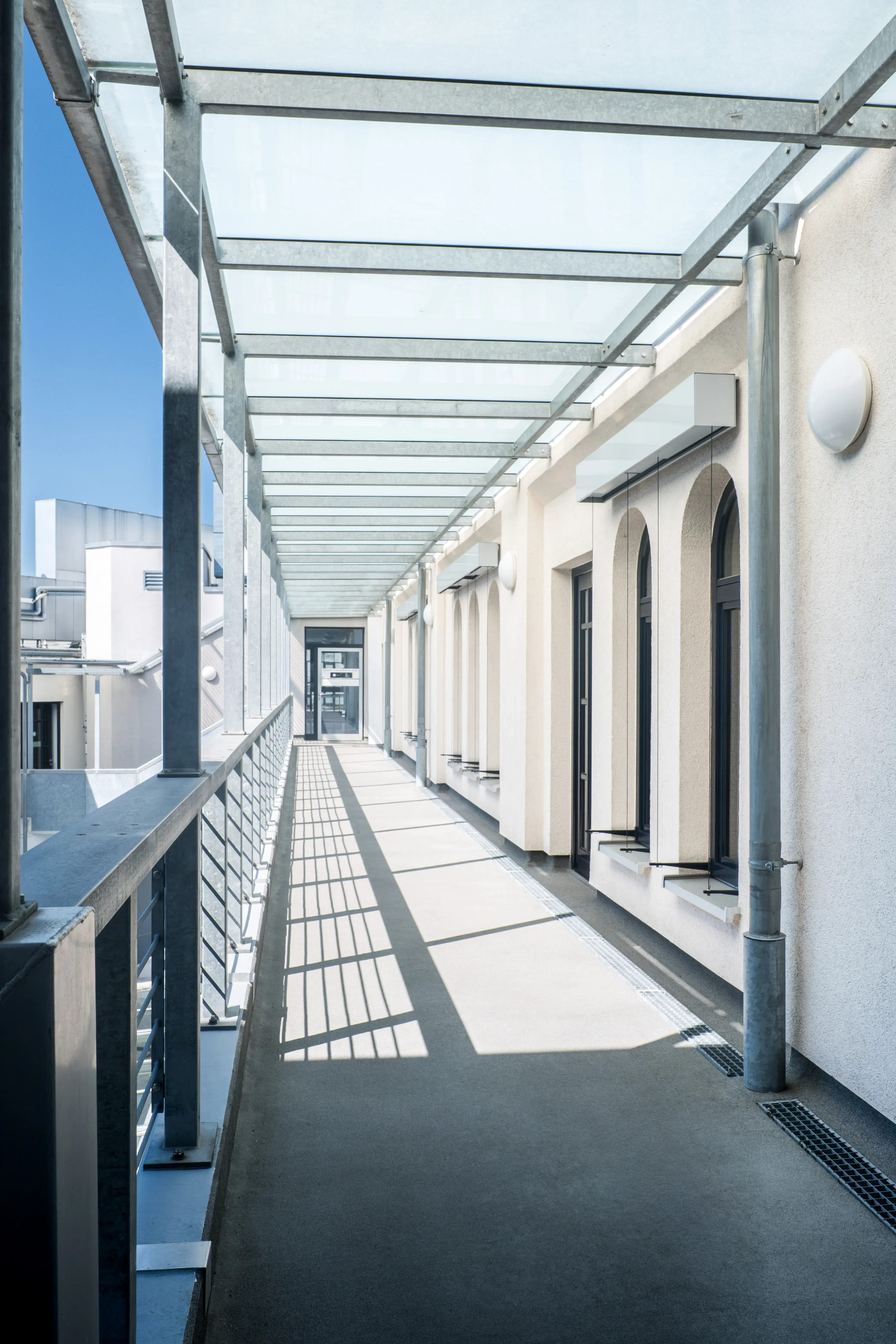 Privatklinik & OP-Zentrum Reutlingen, überdachter Außengang